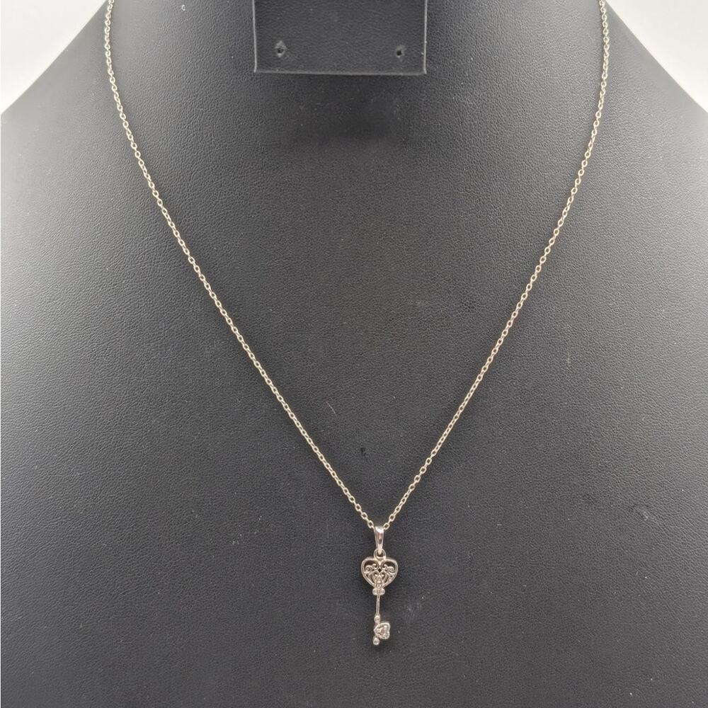 Dainty FAS 925 Sterling Silver Filigree Fancy Heart Key Pendant 18" Necklace